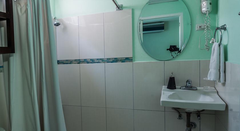 Inn At 87 Port of Spain Bilik gambar